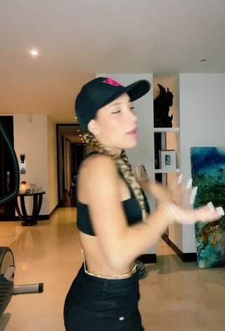 1. Sexy Luisa Fernanda Cataño Ríos in Black Crop Top