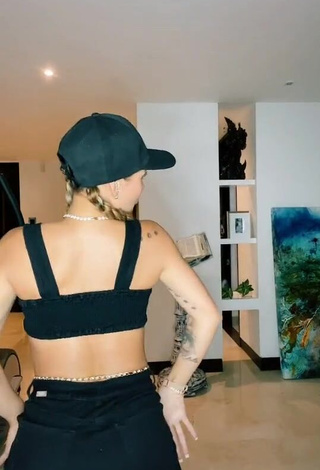 Sexy Luisa Fernanda Cataño Ríos in Black Crop Top