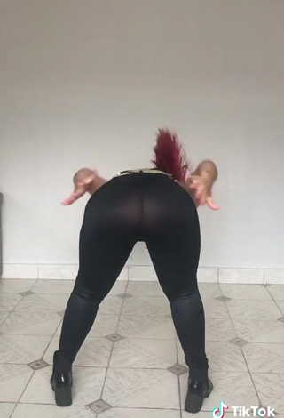 Hot Mayca Delduque in Black Leggings while Twerking