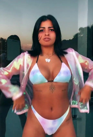 3. Hot MC Lya Shows Cleavage in Bikini and Bouncing Boobs