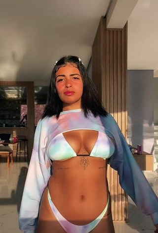 Sexy MC Lya Shows Cleavage in Bikini