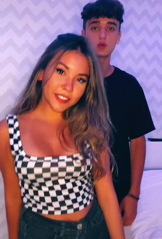 1. Hot Michelly Ioshiko Tanino Shows Cleavage in Checkered Crop Top and Bouncing Boobs