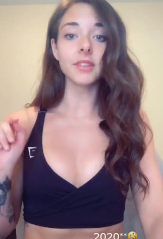 1. Sexy Morgan Vera Shows Cleavage in Black Crop Top