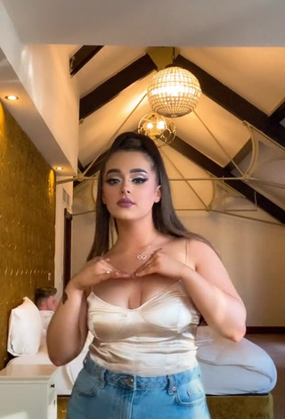 Sexy Olivia Duffin Shows Cleavage in Top and Bouncing Boobs