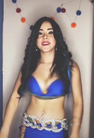 4. Sweetie Ónice Flores Shows Cleavage in Blue Bra while doing Belly Dance