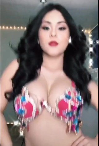 Amazing Ónice Flores Shows Cleavage in Hot Bra and Bouncing Big Boobs