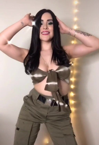 Wonderful Ónice Flores Shows Cleavage in Crop Top