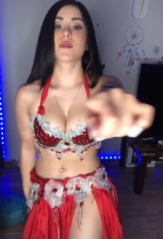 3. Beautiful Ónice Flores Shows Cleavage in Sexy Bra while doing Belly Dance and Bouncing Boobs