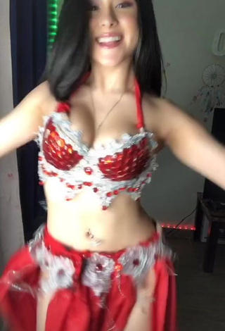 4. Hot Ónice Flores in Bra while doing Belly Dance and Bouncing Boobs