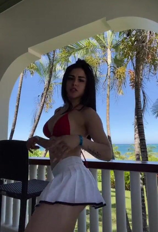 4. Desirable Ónice Flores Shows Cleavage in Red Bikini Top and Bouncing Tits