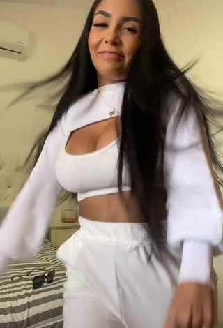 4. Beautiful Pao Castillo Shows Cleavage in Sexy White Crop Top