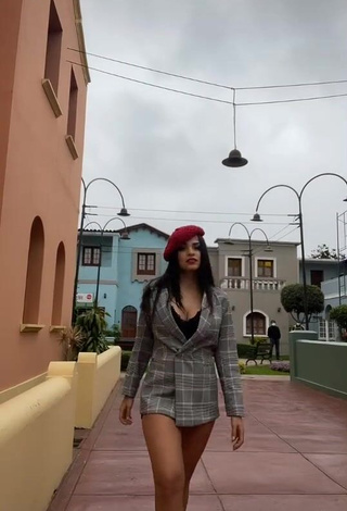 1. Sexy Raysa Ortiz Shows Cleavage in a Street