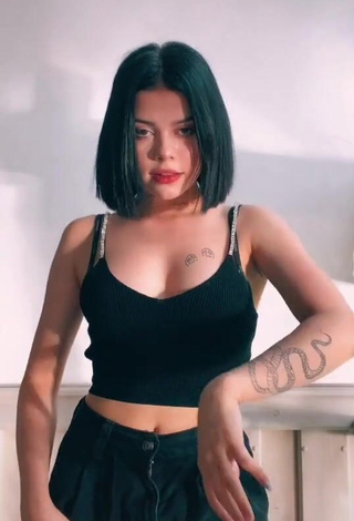 Hot Regina Isaenko Shows Cleavage in Black Crop Top and Bouncing Tits