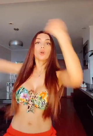 1. Sweetie Rosángela Espinoza Shows Cleavage in Floral Bikini Top