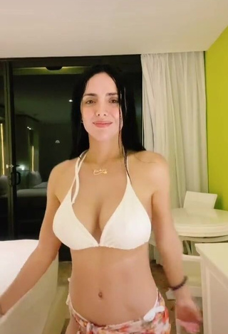 1. Magnetic Rosángela Espinoza Shows Cleavage in Appealing White Bikini