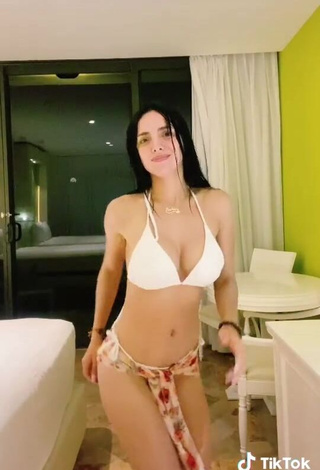 4. Magnetic Rosángela Espinoza Shows Cleavage in Appealing White Bikini