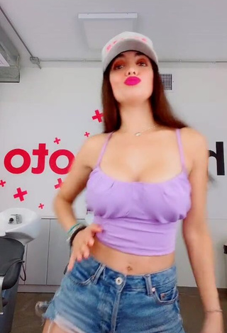 1. Sexy Rosángela Espinoza Shows Cleavage in Purple Crop Top