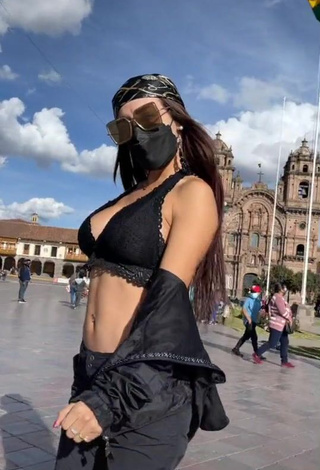 Seductive Rosángela Espinoza Shows Cleavage in Black Crop Top