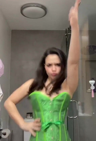 3. Amazing Sofia Gomez Shows Cleavage in Hot Green Corset and Bouncing Breasts