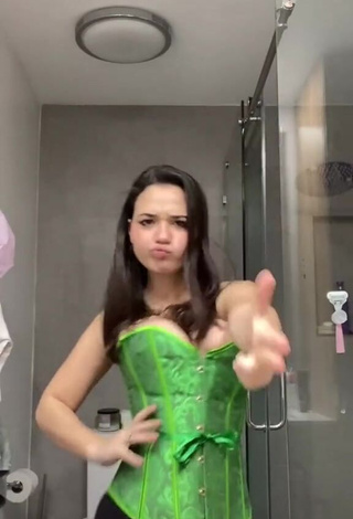 4. Amazing Sofia Gomez Shows Cleavage in Hot Green Corset and Bouncing Breasts