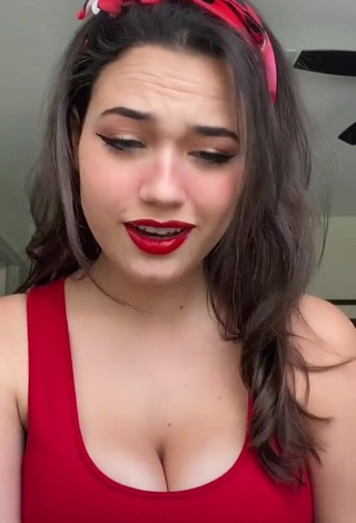 Hottie Sofia Gomez Shows Cleavage in Red Top