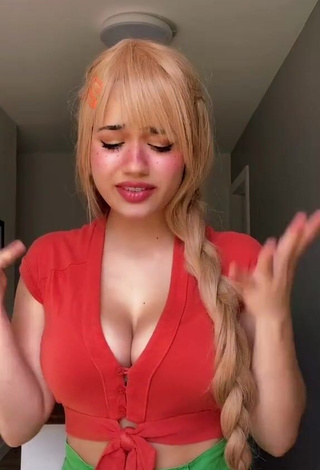 4. Fine Sofia Gomez Shows Cleavage in Sweet Red Crop Top and Bouncing Big Boobs