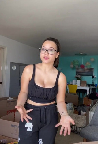 1. Really Cute Sofia Gomez Shows Cleavage in Black Crop Top and Bouncing Big Breasts