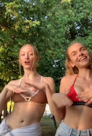 3. Sexy Sophia Diamond Shows Cleavage in Bikini Top and Bouncing Boobs