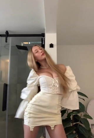 3. Erotic Sophia Diamond Shows Cleavage in White Crop Top and Bouncing Breasts