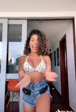 3. Hot Sthefane Matos Shows Cleavage in Floral Bikini Top and Bouncing Tits