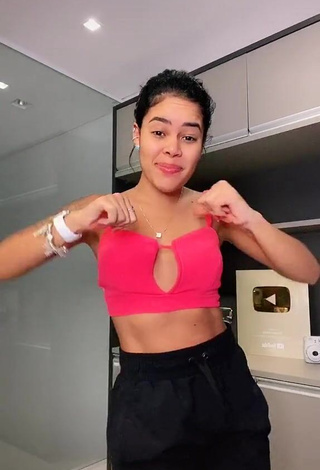 Sexy Sthefane Matos Shows Cleavage in Pink Crop Top