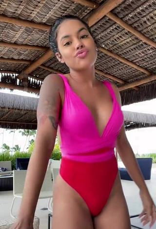 1. Hot Sthefane Matos Shows Cleavage in Swimsuit