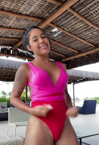 Hot Sthefane Matos Shows Cleavage in Swimsuit