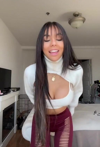 Sweet Christina Kalamvokis Shows Cleavage in Cute White Crop Top and Bouncing Boobs