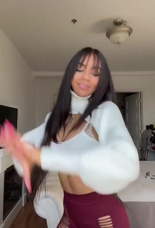 3. Sweet Christina Kalamvokis Shows Cleavage in Cute White Crop Top and Bouncing Boobs