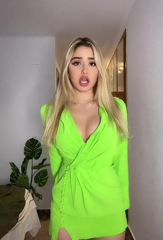 Amazing Teressa Dillon Shows Cleavage in Hot Lime Green Dress and Bouncing Breasts