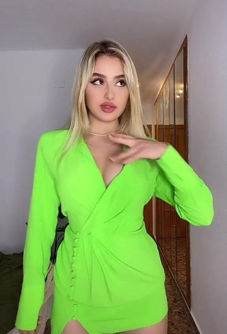 Sexy Teressa Dillon Shows Cleavage in Lime Green Dress and Bouncing Breasts