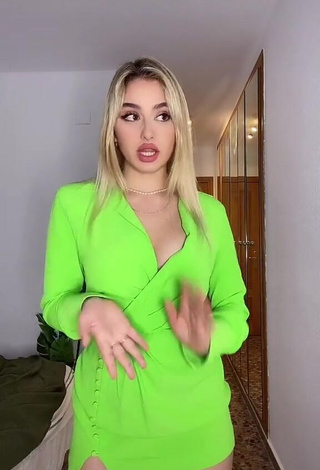 4. Sexy Teressa Dillon Shows Cleavage in Lime Green Dress and Bouncing Breasts