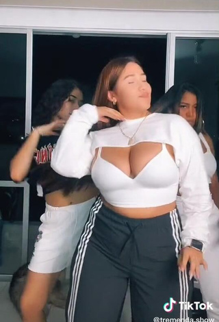 Sexy Dailyn Montañez in Crop Top and Bouncing Big Tits