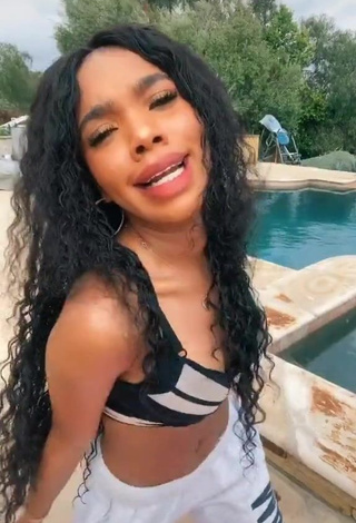 3. Hot Teala Dunn in Sport Bra at the Pool