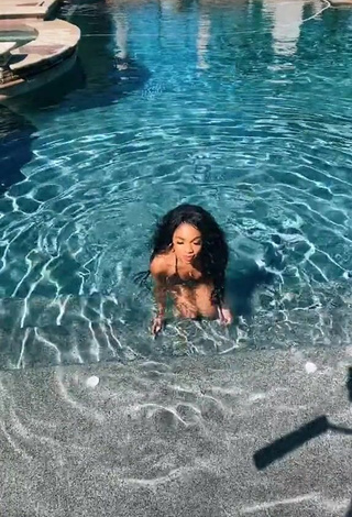 4. Fine Teala Dunn Shows Butt at the Pool