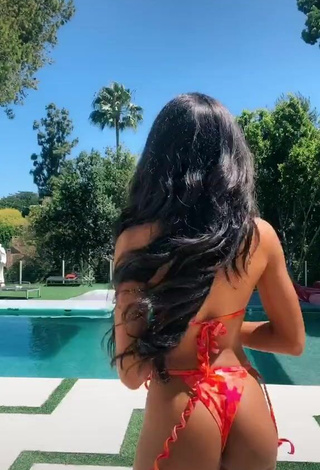 Lovely Teala Dunn Shows Cleavage in Bikini at the Pool