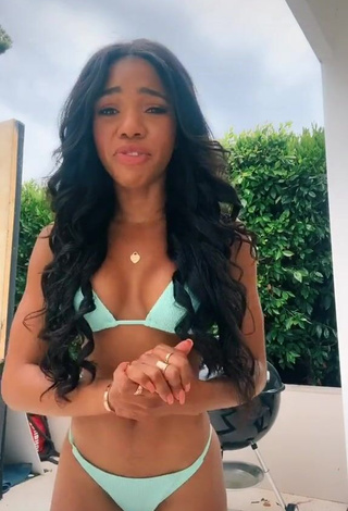 1. Amazing Teala Dunn Shows Butt