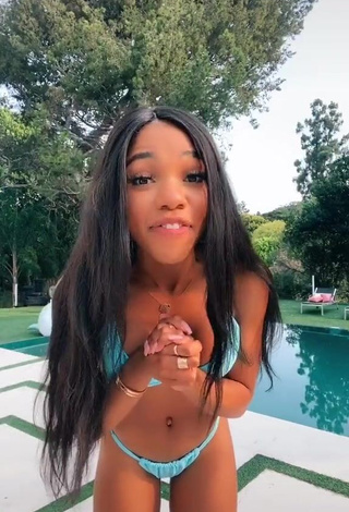 1. Magnificent Teala Dunn Shows Butt at the Swimming Pool and Bouncing Boobs