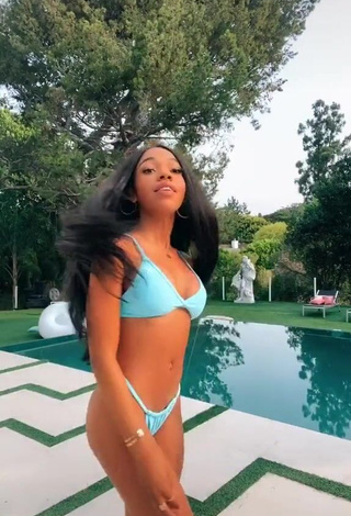 3. Magnificent Teala Dunn Shows Butt at the Swimming Pool and Bouncing Boobs