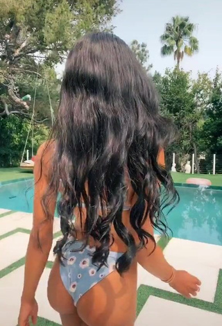 Desirable Teala Dunn Shows Butt at the Pool (Side Boob)