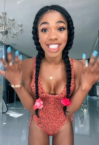 3. Sexy Teala Dunn Shows Cleavage in Leopard Swimsuit and Bouncing Tits