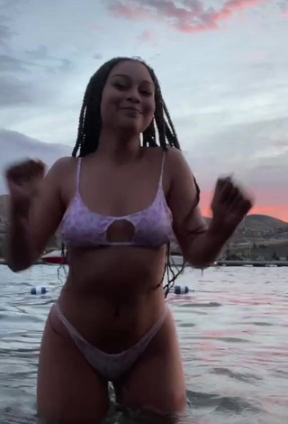 3. Sexy Veondre Mitchell in Bikini in the Sea