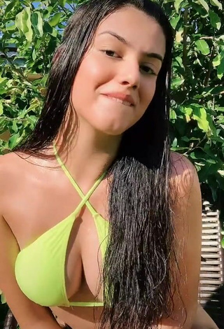 1. Dazzling Victtoria Medeiros Shows Cleavage in Inviting Yellow Bikini Top