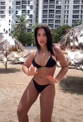 Sexy Yeimmy Shows Cleavage in Black Bikini at the Beach